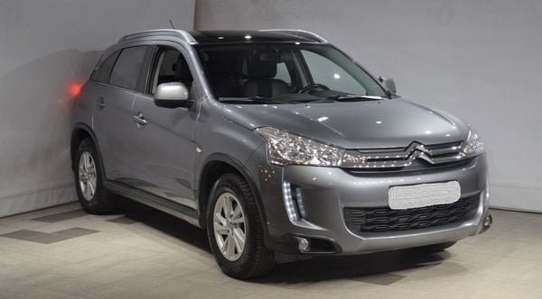 1 Citroen C4 – Image 1