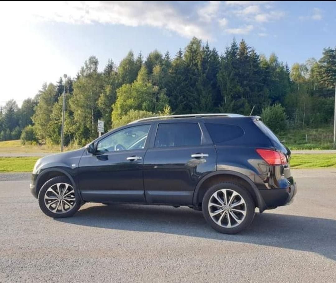 1 Nissan Qashqai +2 – Image 1