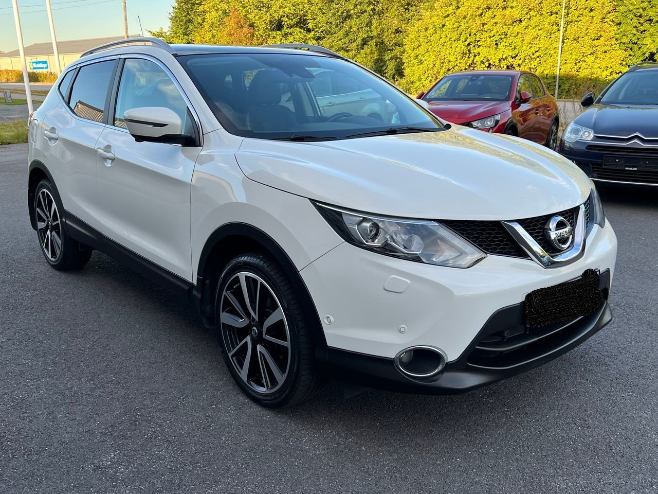 2 Nissan Qashqaï – Image 1